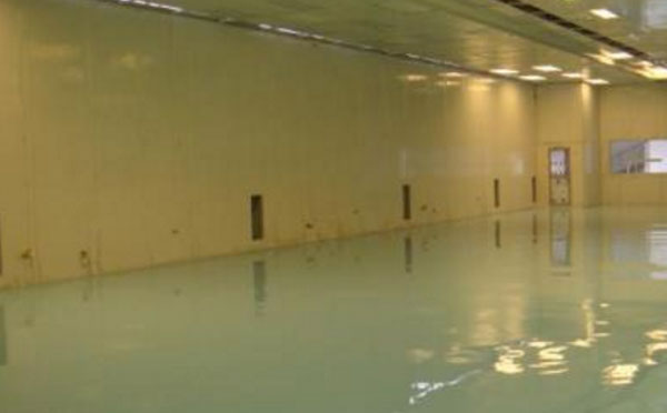 仁布自流平环氧地坪中涂