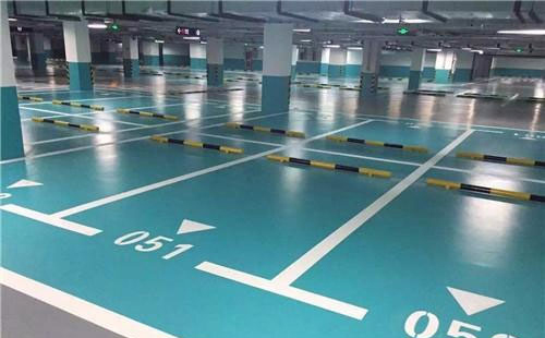 仁布仁布环氧地坪中涂：构筑坚固地面的关键环节